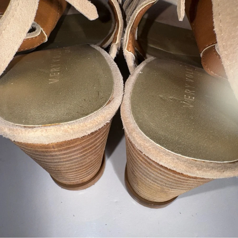 Very Volatile Suede Leather Fringe Wedge Heel Sandals Western Boho Tan Womens 9